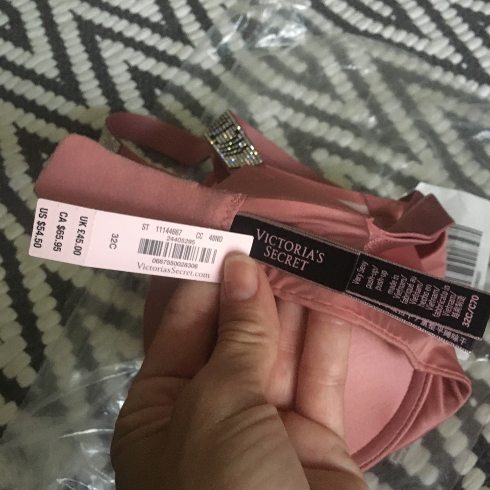 Victoria’s Secret studded strap bra. NWT